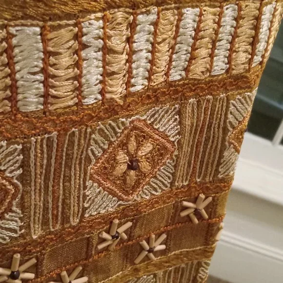 Embroidered and Beaded vest. - Picture 3 of 11